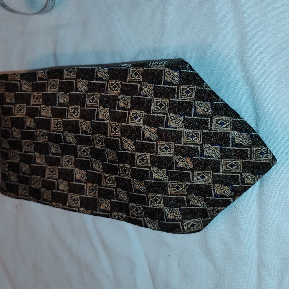 Vintage Geoffrey Beene Brown Tie